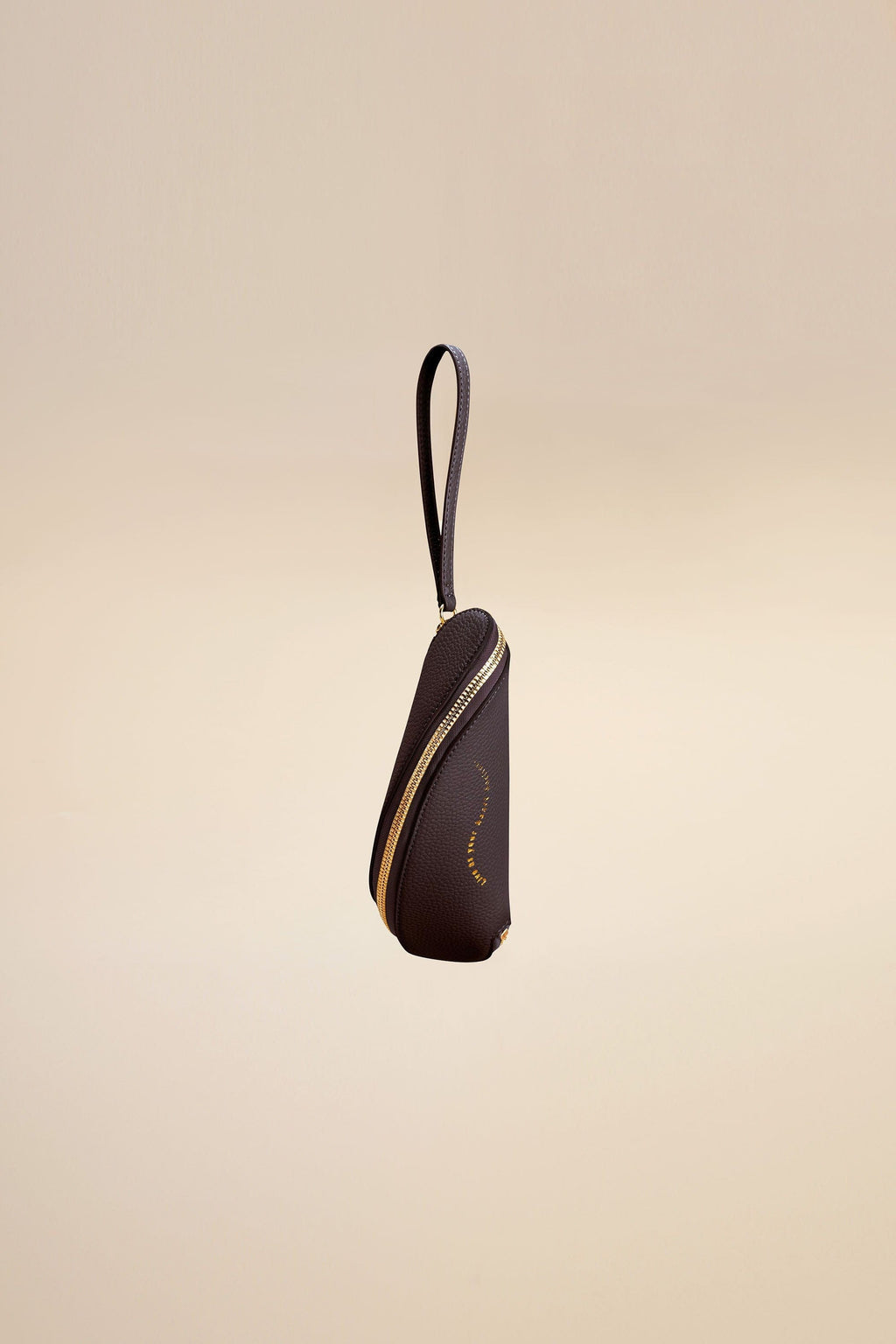 OLEADA NYC Apparel and Accessories > Women > Small Leather Goods > Leather Glasses Case Color_Cocoa Wavy Case